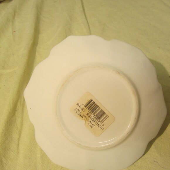 VTG PANSY TEACUP SET, CUP & SAUCER W/EMBOSSED PANSY FLOWERS $12 Details Conditio - Picture 5 of 6